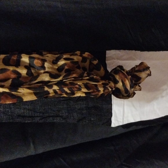 Women's, a pair of women's scarves - Picture 3 of 3